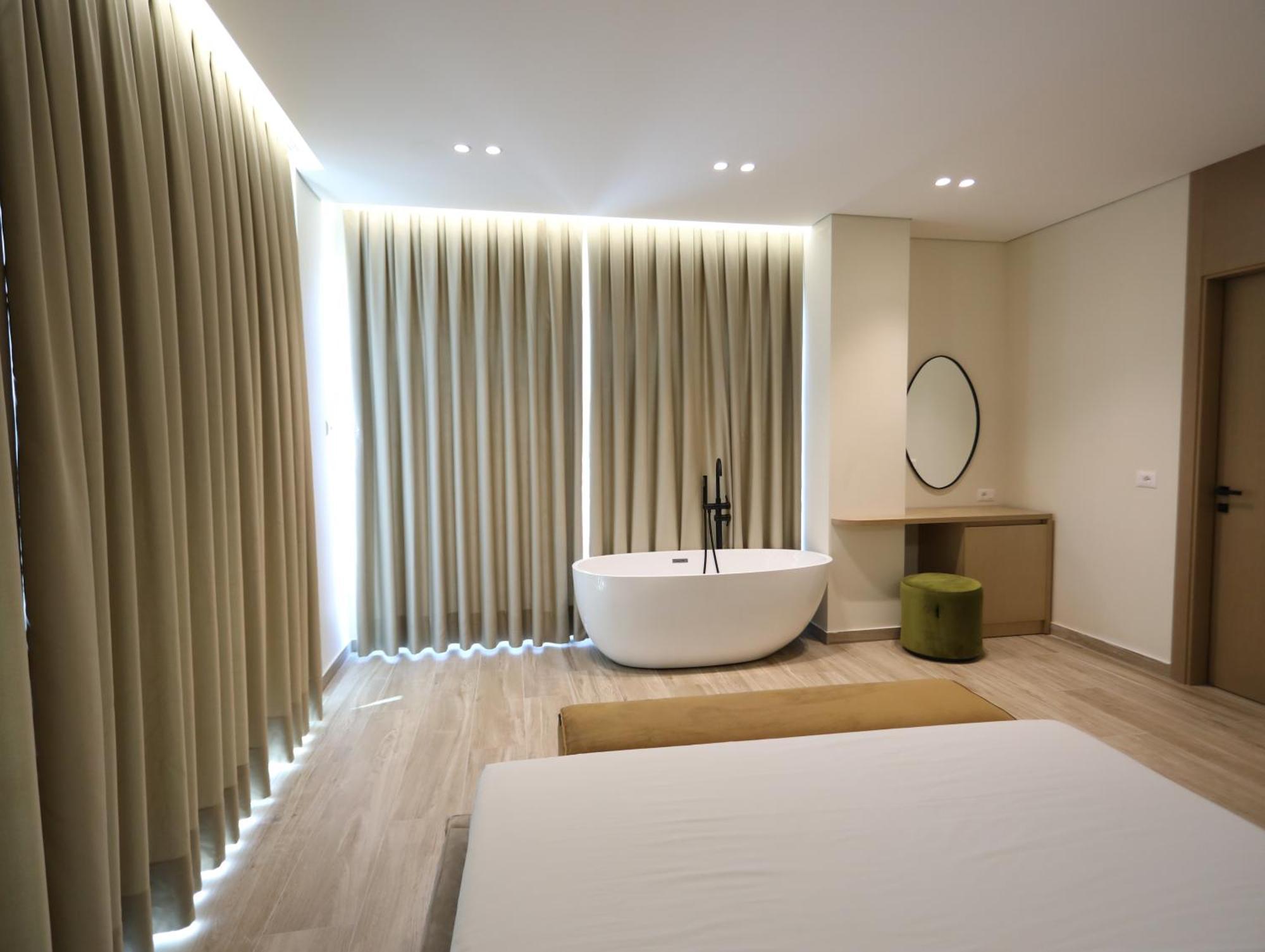 Avenue 4*