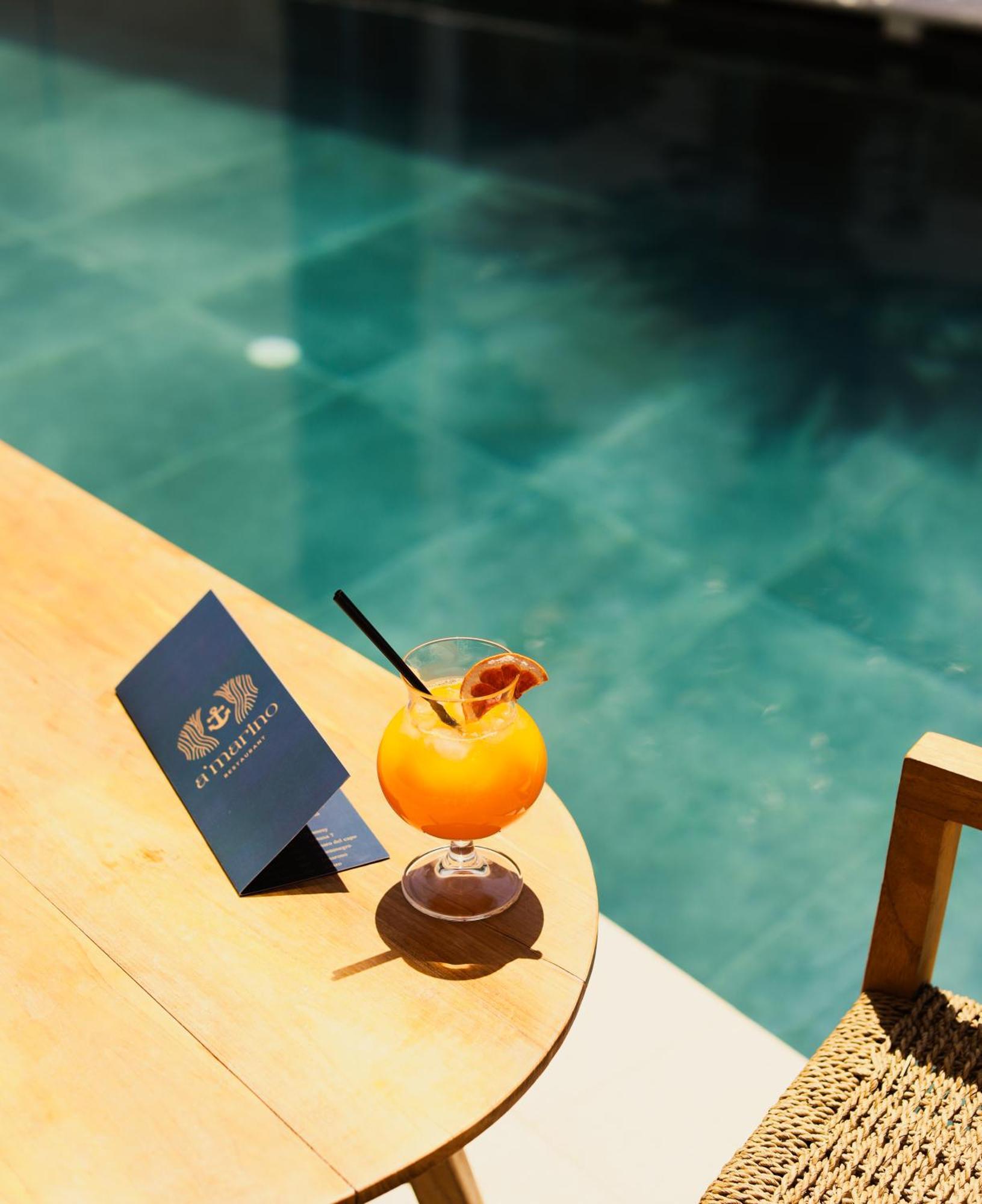 Avenue Hotel 4*