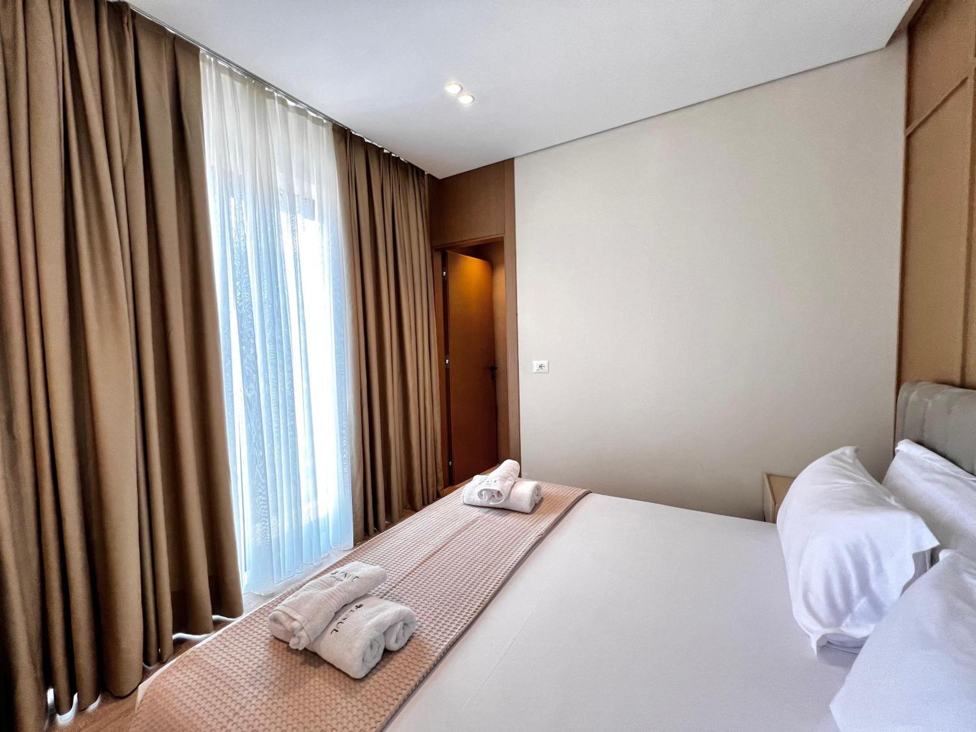 Avenue Hotel
